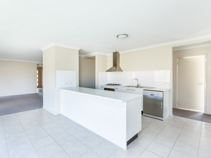 13 Ruthberg Drive, Sale VIC 3850