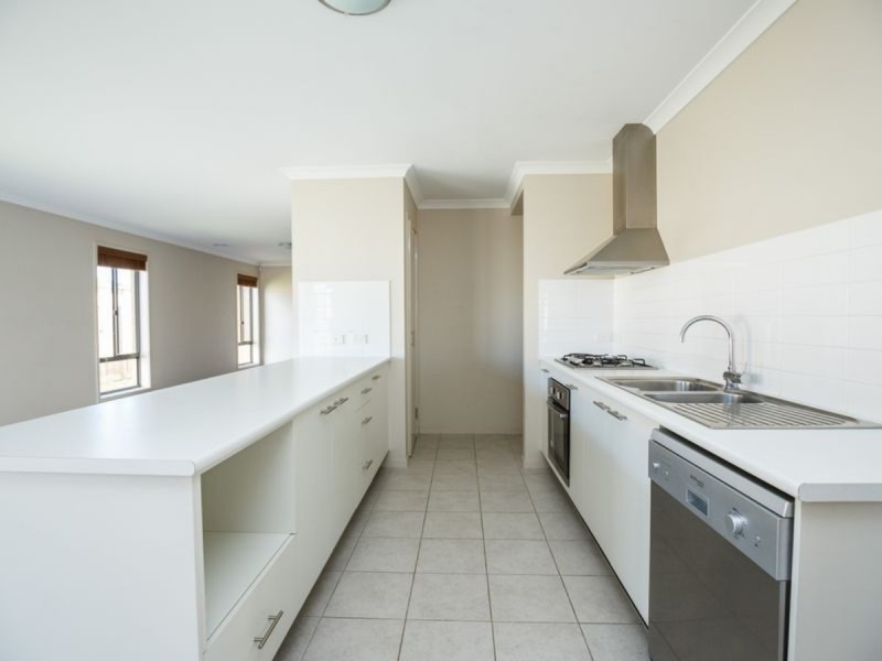 13 Ruthberg Drive, Sale VIC 3850
