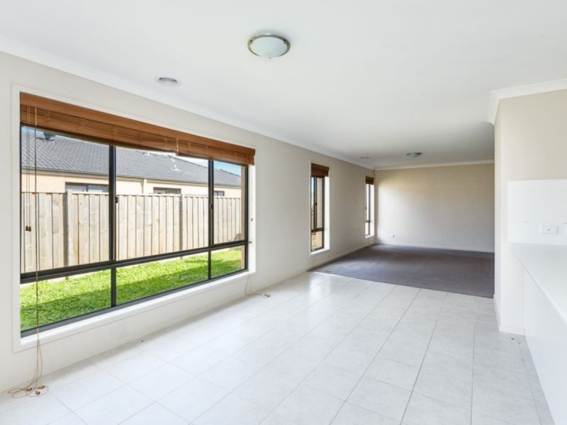 13 Ruthberg Drive, Sale VIC 3850