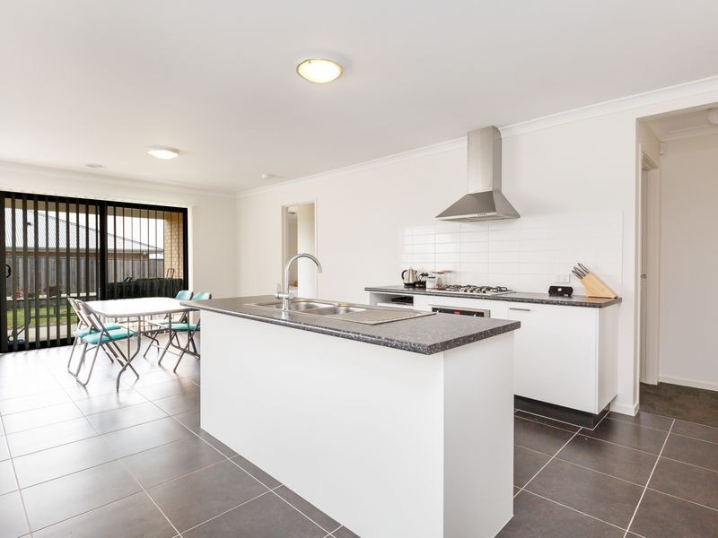 42 Woondella Boulevard, Sale VIC 3850