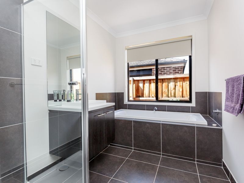 42 Woondella Boulevard, Sale VIC 3850