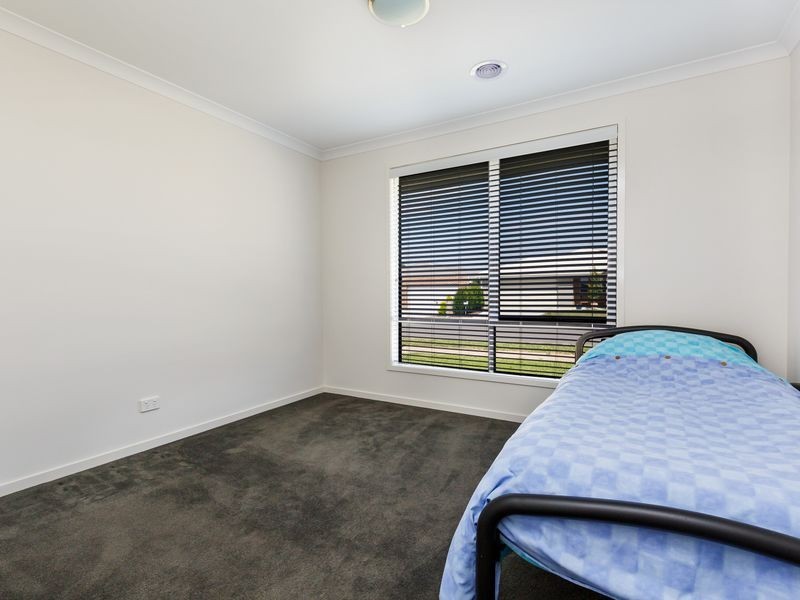 42 Woondella Boulevard, Sale VIC 3850