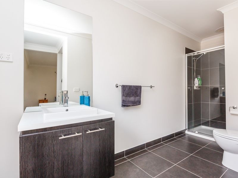 42 Woondella Boulevard, Sale VIC 3850
