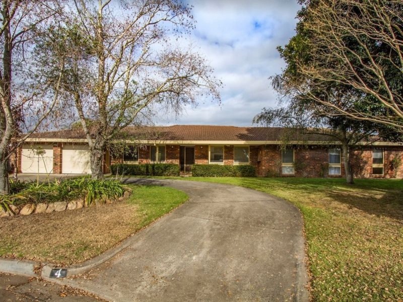 4 Lynette Court, Sale VIC 3850
