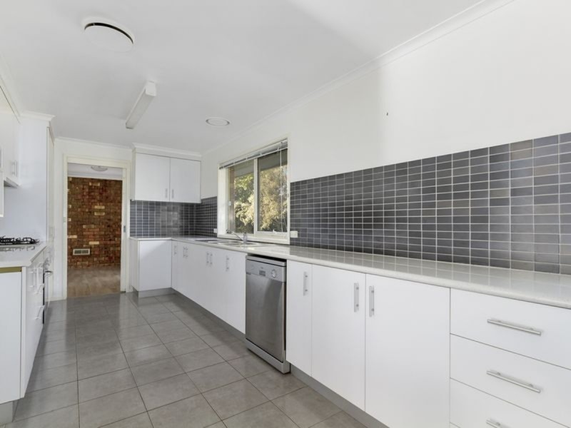 4 Lynette Court, Sale VIC 3850