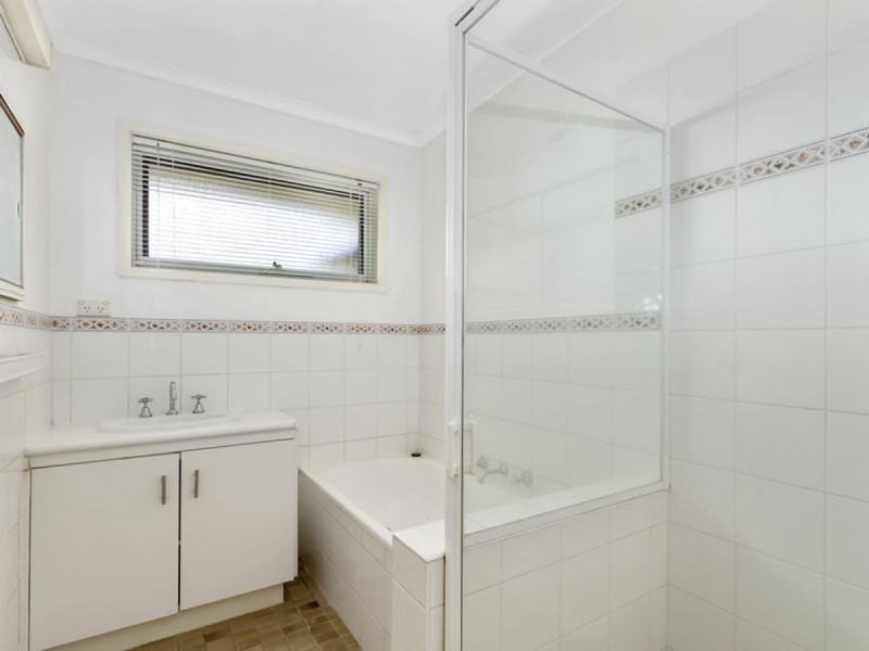 4 Lynette Court, Sale VIC 3850