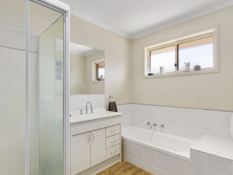 11 Kingfisher Place, Sale VIC 3850