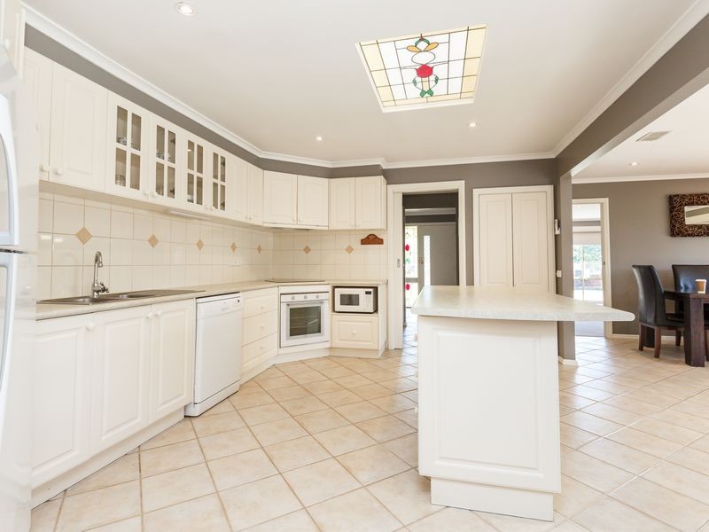 14 Ashley Court, Sale VIC 3850