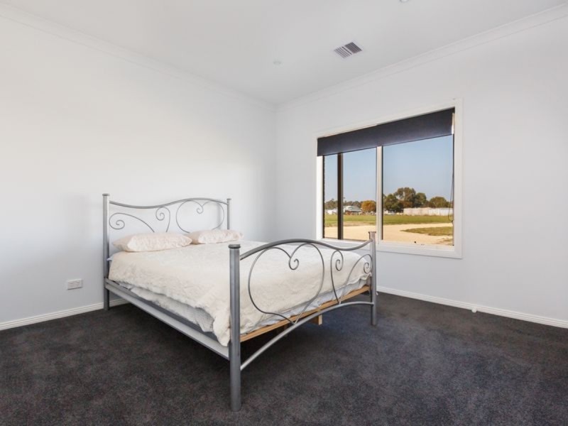 22 Cardice Drive, Stratford VIC 3862