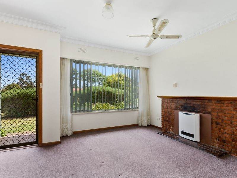 64 McFarlane Street, Stratford VIC 3862