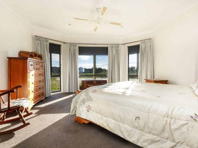 15 Josharc Court, Stratford VIC 3862