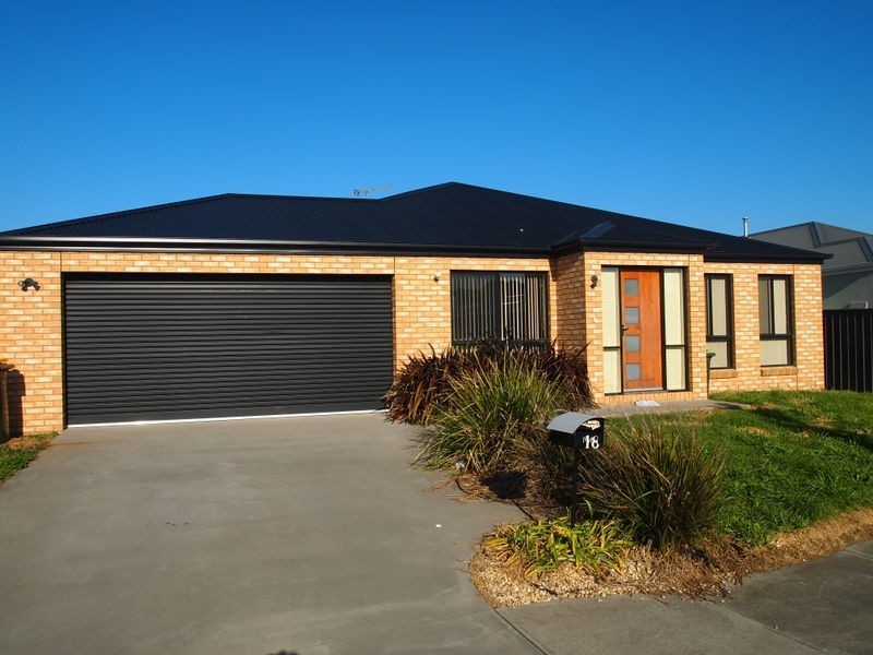 18 Dryden Place, Sale VIC 3850