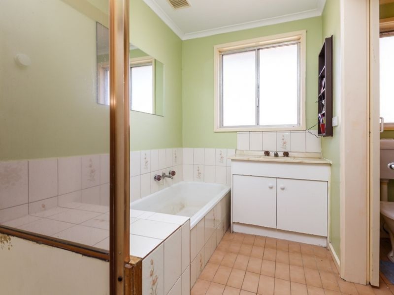 57 Jackson Avenue, Sale VIC 3850