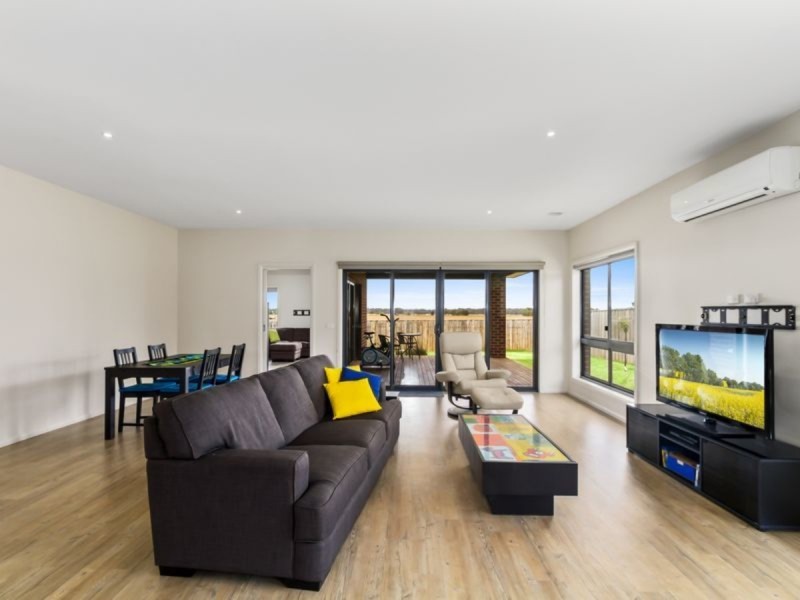 67 Woondella Boulevard, Sale VIC 3850