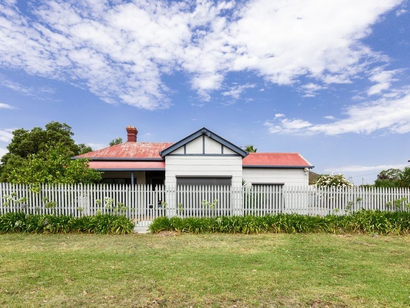 18 McFarlane Street, Stratford VIC 3862