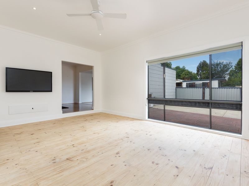 18 McFarlane Street, Stratford VIC 3862