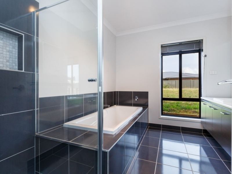 19 Relph Avenue, Sale VIC 3850