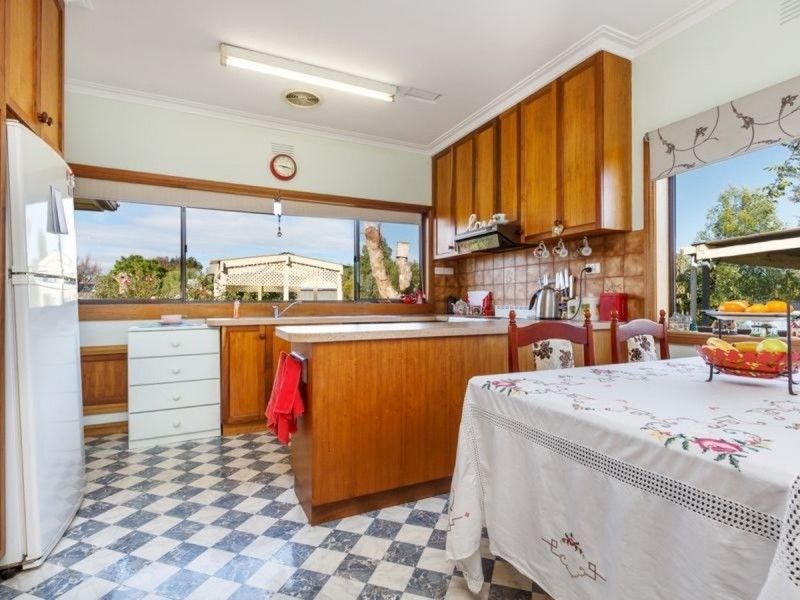 2 Jones Street, Stratford VIC 3862