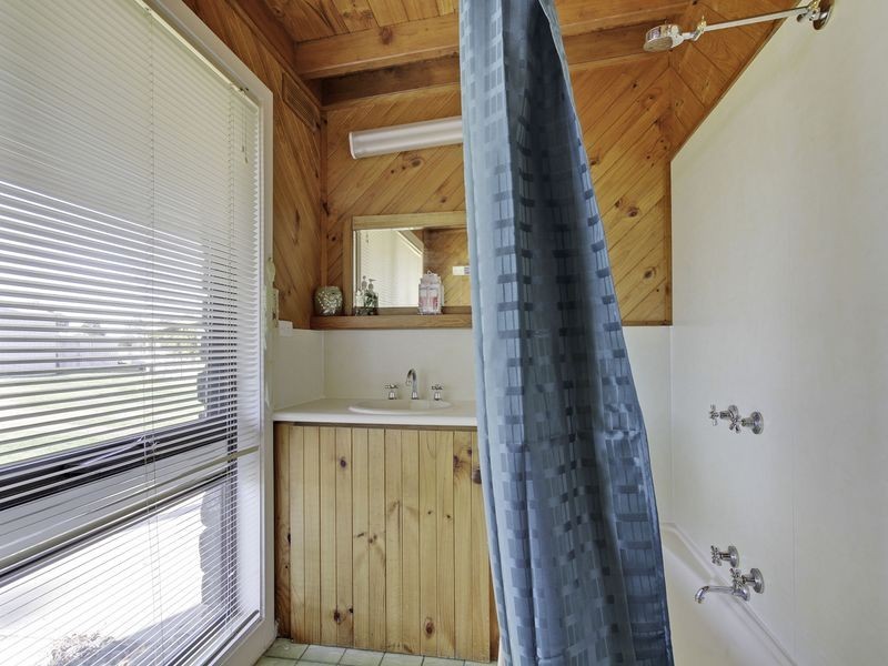 42 Hobson Street, Stratford VIC 3862