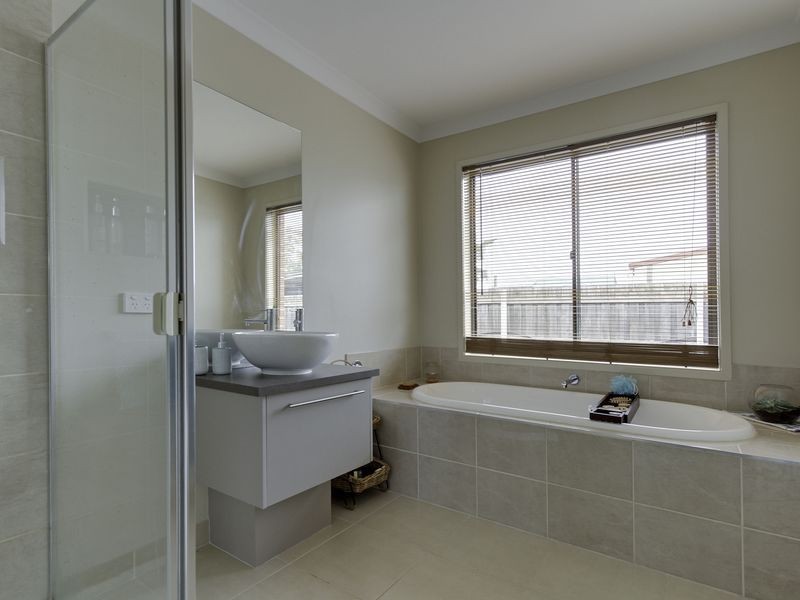 16 LLoyd Street, Stratford VIC 3862