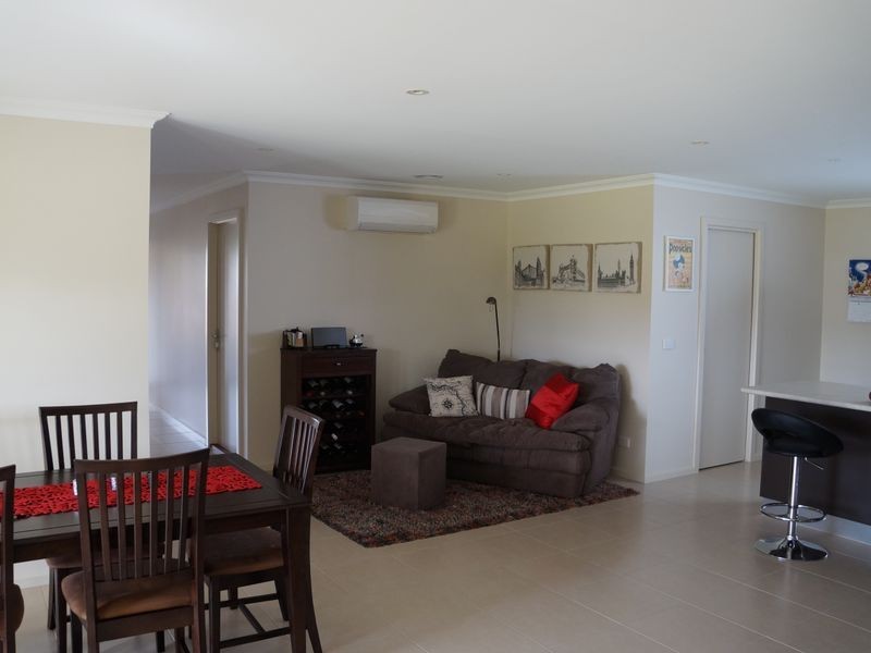 11 Stuart Place, Sale VIC 3850