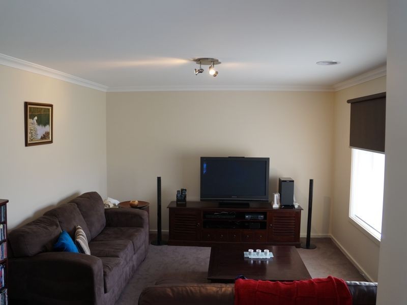 11 Stuart Place, Sale VIC 3850