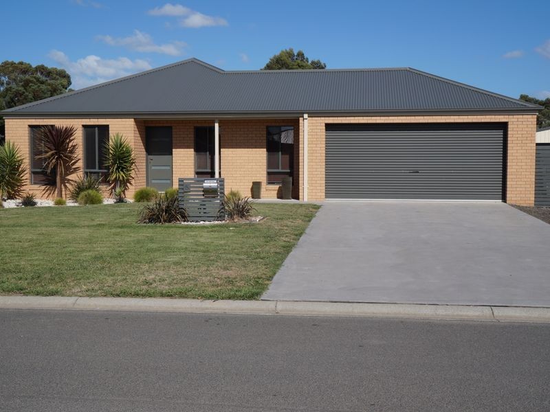 5 Gilchrist Court, Stratford VIC 3862