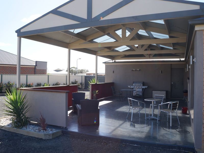 5 Gilchrist Court, Stratford VIC 3862