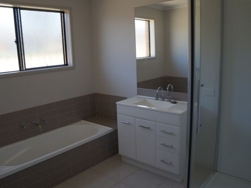 5 Gilchrist Court, Stratford VIC 3862