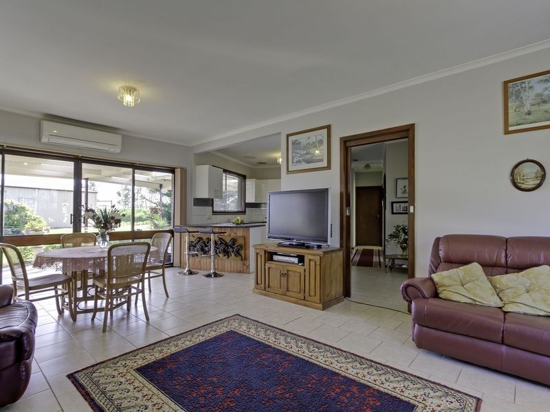 37 Sandhill Drive, Stratford VIC 3862