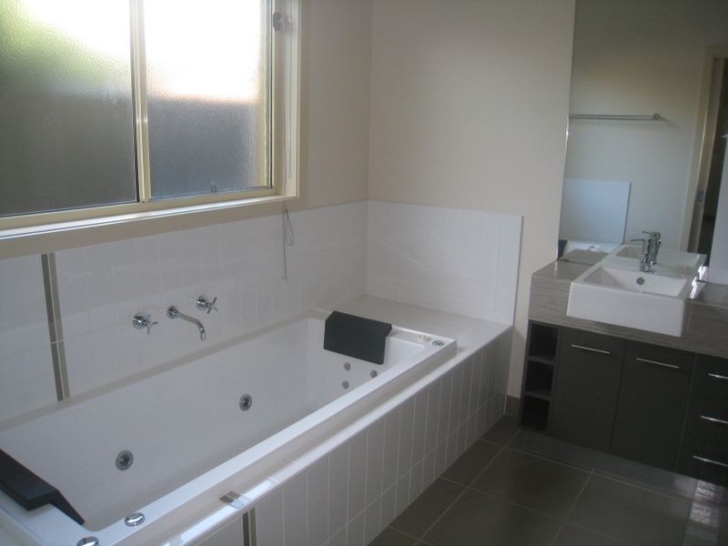 35 Dryden Place, Sale VIC 3850