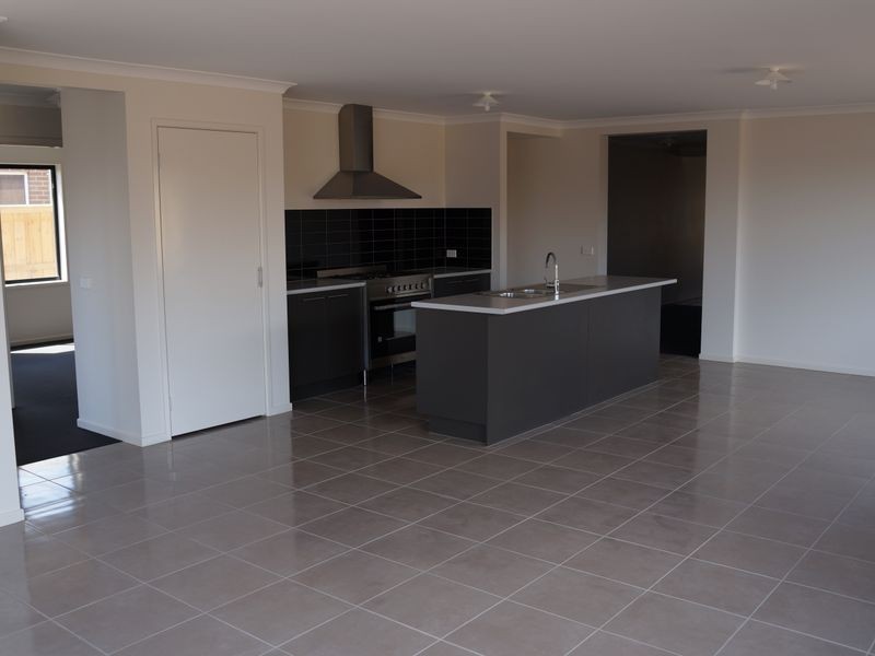 24 Ruthberg Drive, Sale VIC 3850