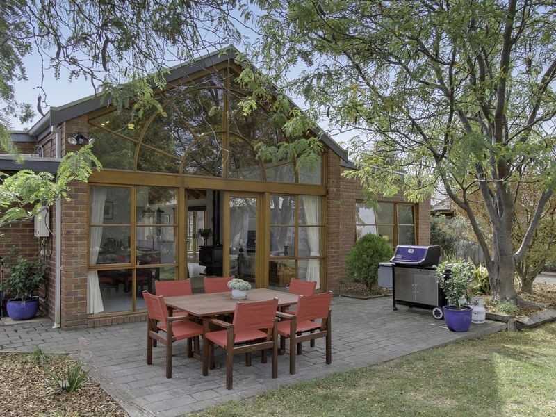 12 Bolden Street, Stratford VIC 3862