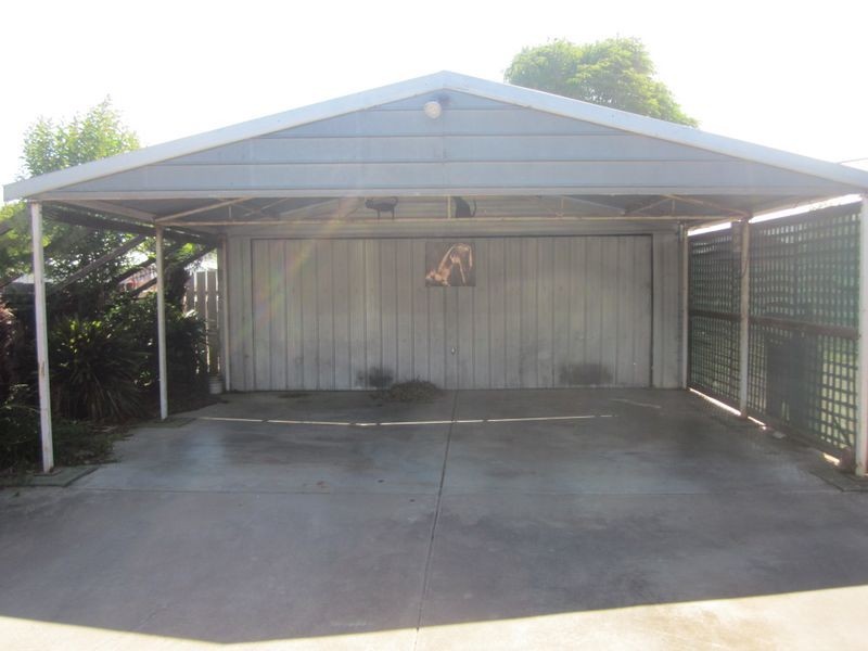 3 Jackson Avenue, Sale VIC 3850