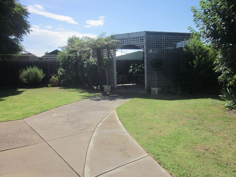 3 Jackson Avenue, Sale VIC 3850