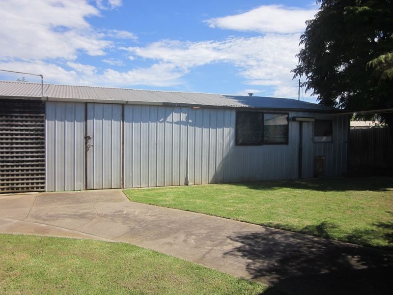 3 Jackson Avenue, Sale VIC 3850