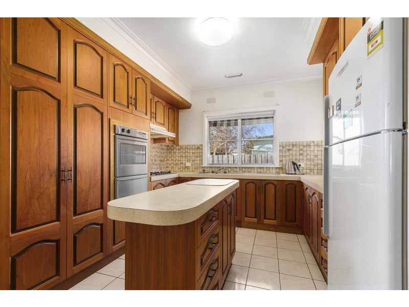 17 Jones Street, Stratford VIC 3862