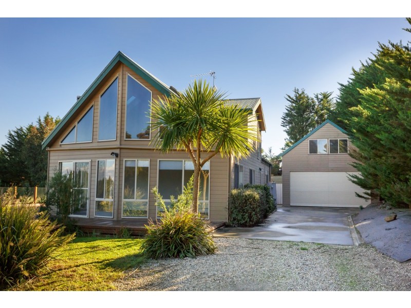 22 Eremin Court, Wurruk VIC 3850