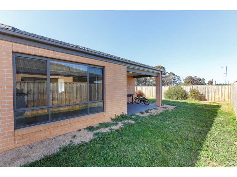 3 Ruthberg Drive, Sale VIC 3850