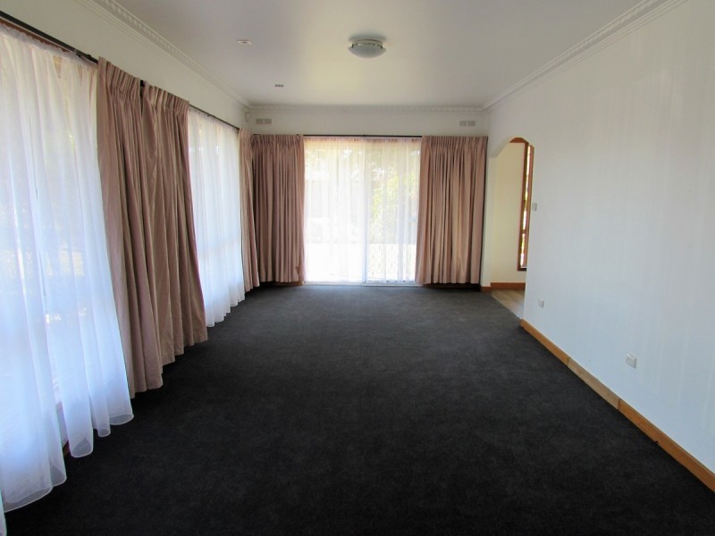 18 Valentine Crescent, Sale VIC 3850