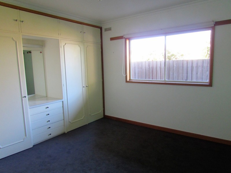 18 Valentine Crescent, Sale VIC 3850