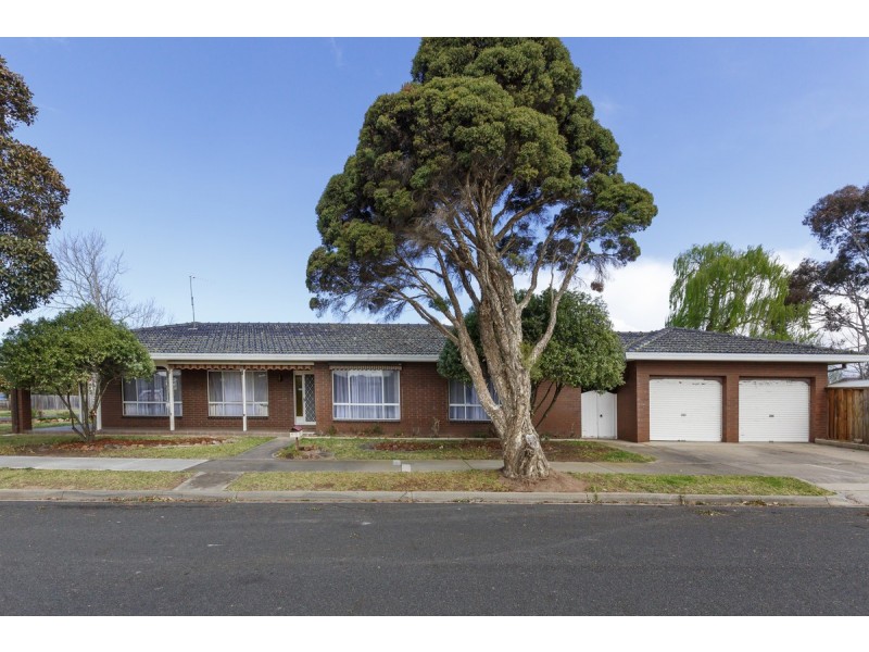 18 Valentine Crescent, Sale VIC 3850
