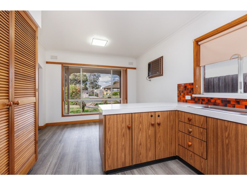 18 Valentine Crescent, Sale VIC 3850