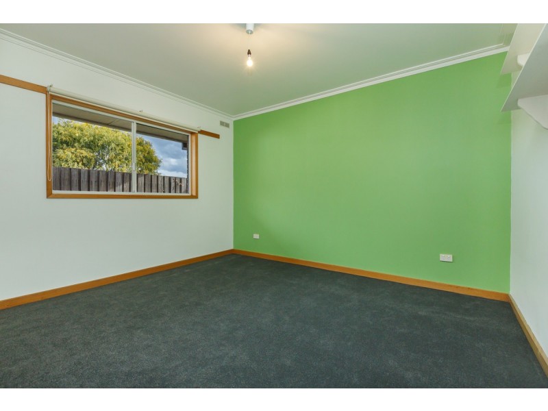 18 Valentine Crescent, Sale VIC 3850