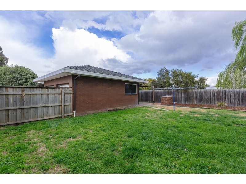 18 Valentine Crescent, Sale VIC 3850