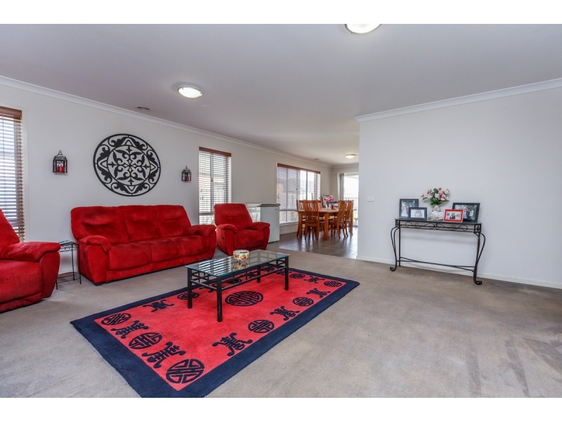 22 Ruthberg Drive, Sale VIC 3850