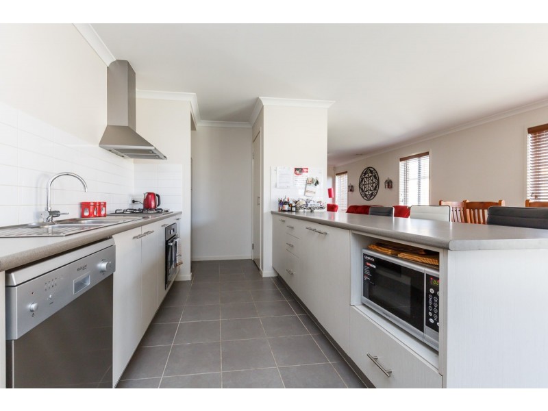 22 Ruthberg Drive, Sale VIC 3850