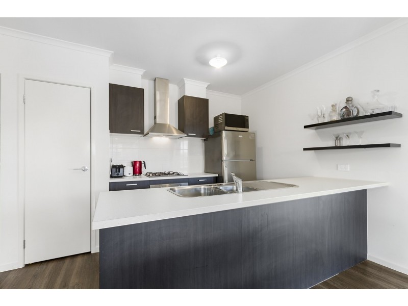 10 Surkitt Boulevard, Sale VIC 3850