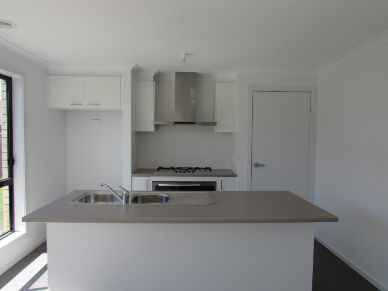 7 Billabong Avenue, Sale VIC 3850