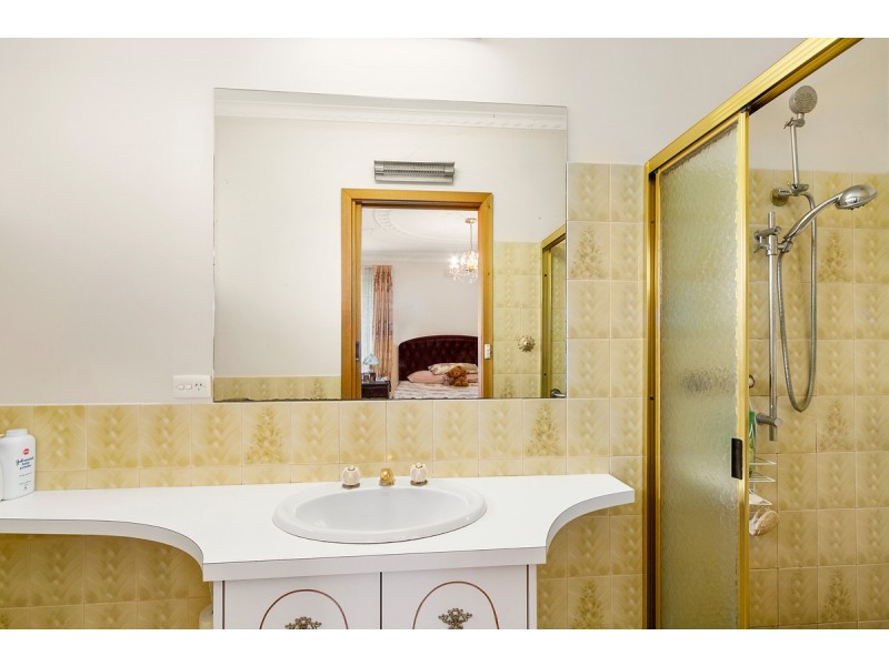 1 Julie Court, Sale VIC 3850